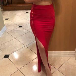 💋NWT RED SLIT SKIRT💋